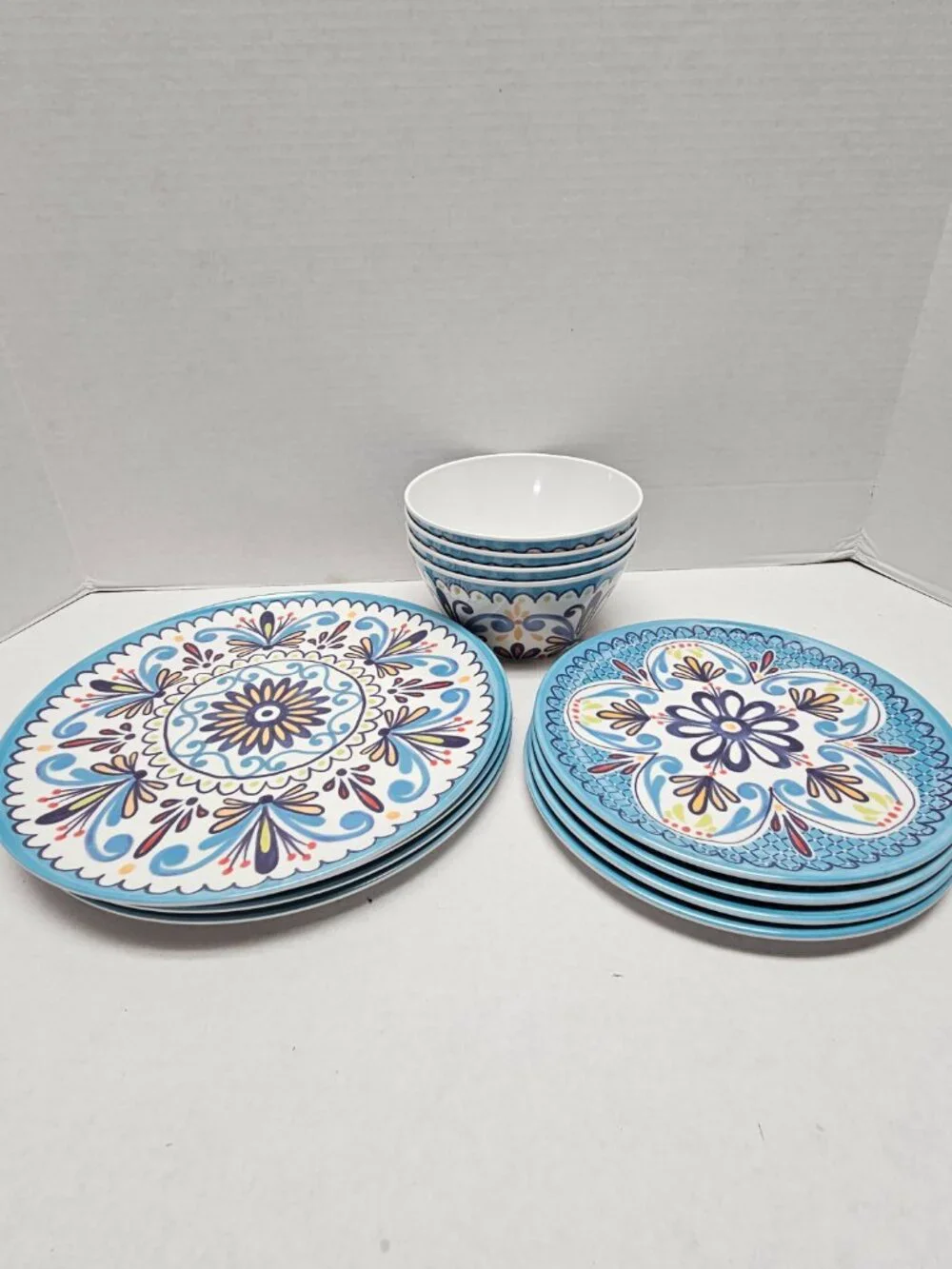 Beautiful Bzyoo Dinnerware Melamine Blues Collection Plates Bowls 12 Piece pc